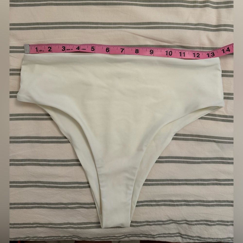 Alohas The Pentagon Bikini Bottom High in Ivory Size Medium